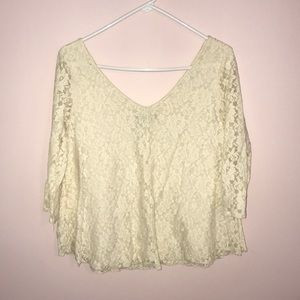 AE Lace off-white quarter sleeve blouse